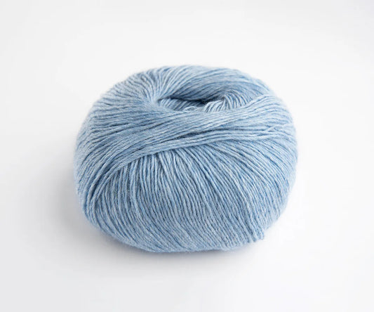 Spring Blue | Yarnalia Skylark 100% Superwash Wool Yarn