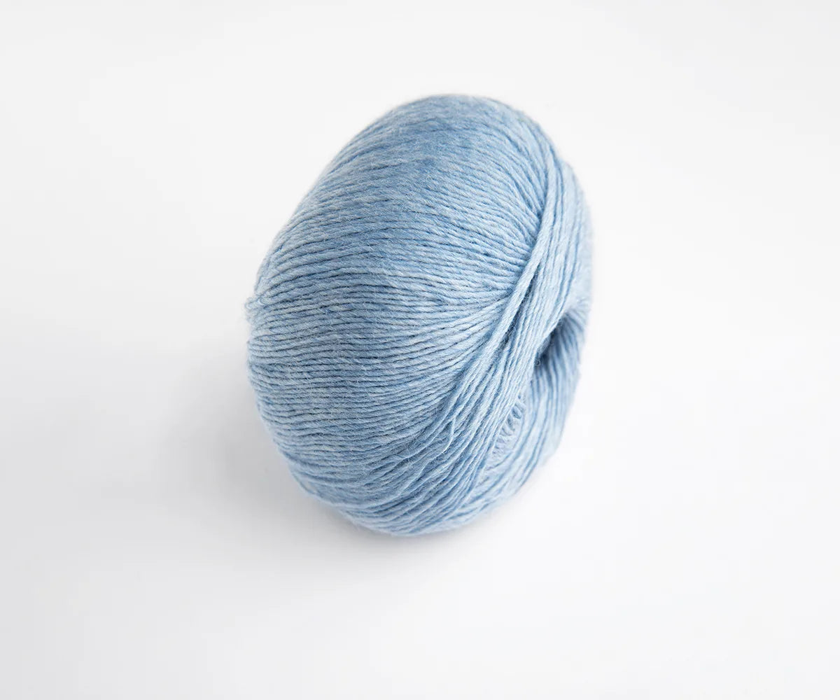Spring Blue | Yarnalia Skylark 100% Superwash Wool Yarn