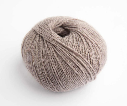Lavender | Yarnalia Wooly 100% Superwash Merino Wool