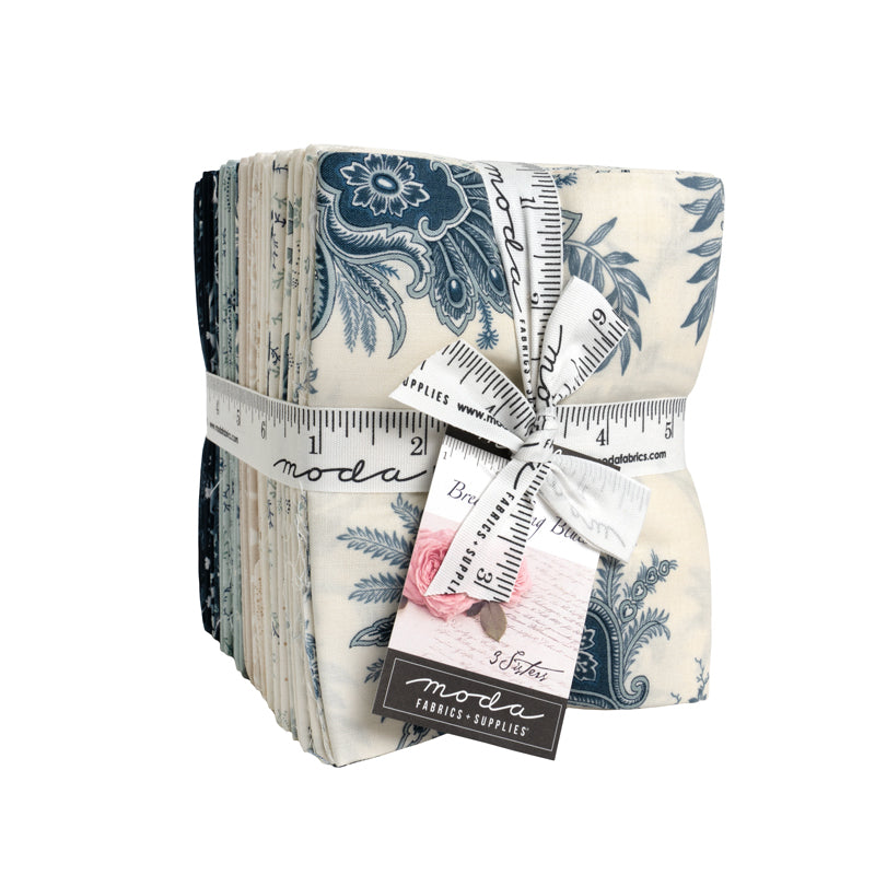 Breathtaking Blues 30 Fat Quarter Bundle 44400AB Moda Precuts
