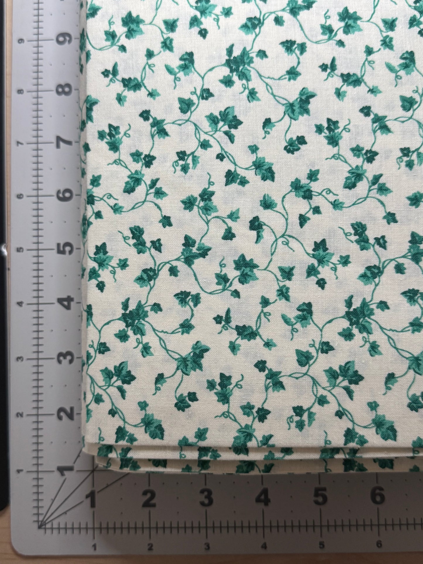 Vintage Fabric - Ivy Leaves