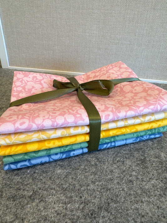 Wiltshire Shadow FQ Bundle Quilting Fabric | Liberty Fabrics