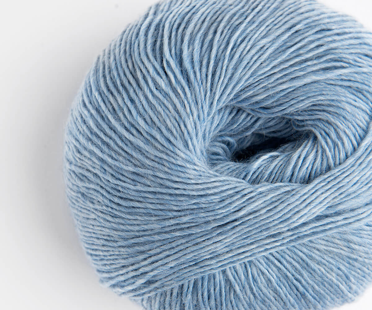 Spring Blue | Yarnalia Skylark 100% Superwash Wool Yarn