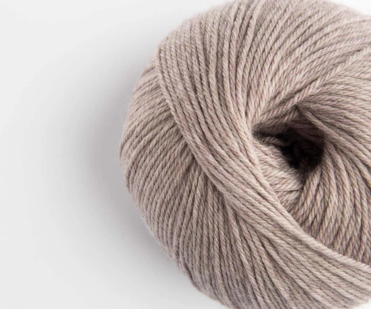 Lavender | Yarnalia Wooly 100% Superwash Merino Wool
